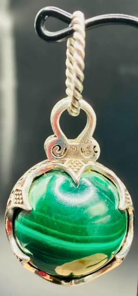 Pendentif Gotland Ball en Malachite – Monture en Argent