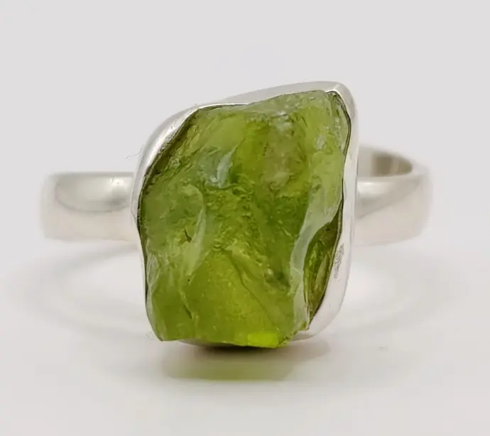 Bague Péridot Brut en Argent 925