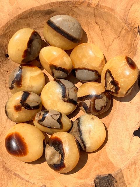 Galet rond de Septaria