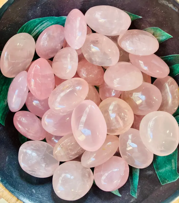 Pierres Roulées Quartz Rose "Amour inconditionnel, Sérénité"